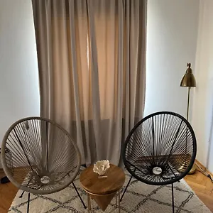 T&S Apartments With Free Parking Apartament